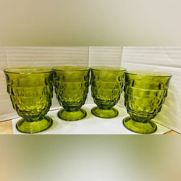 Vintage glasses, set of 4 Indiana Glass Whitehall Colony Cubist in avocado green - Picture 4 of 5